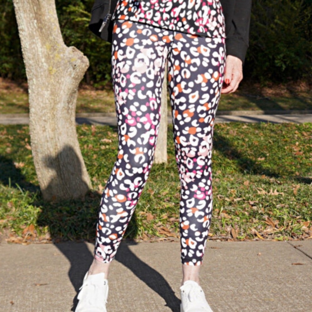 Chico's Zenergy animal print leggings size 1 fits size 8-10